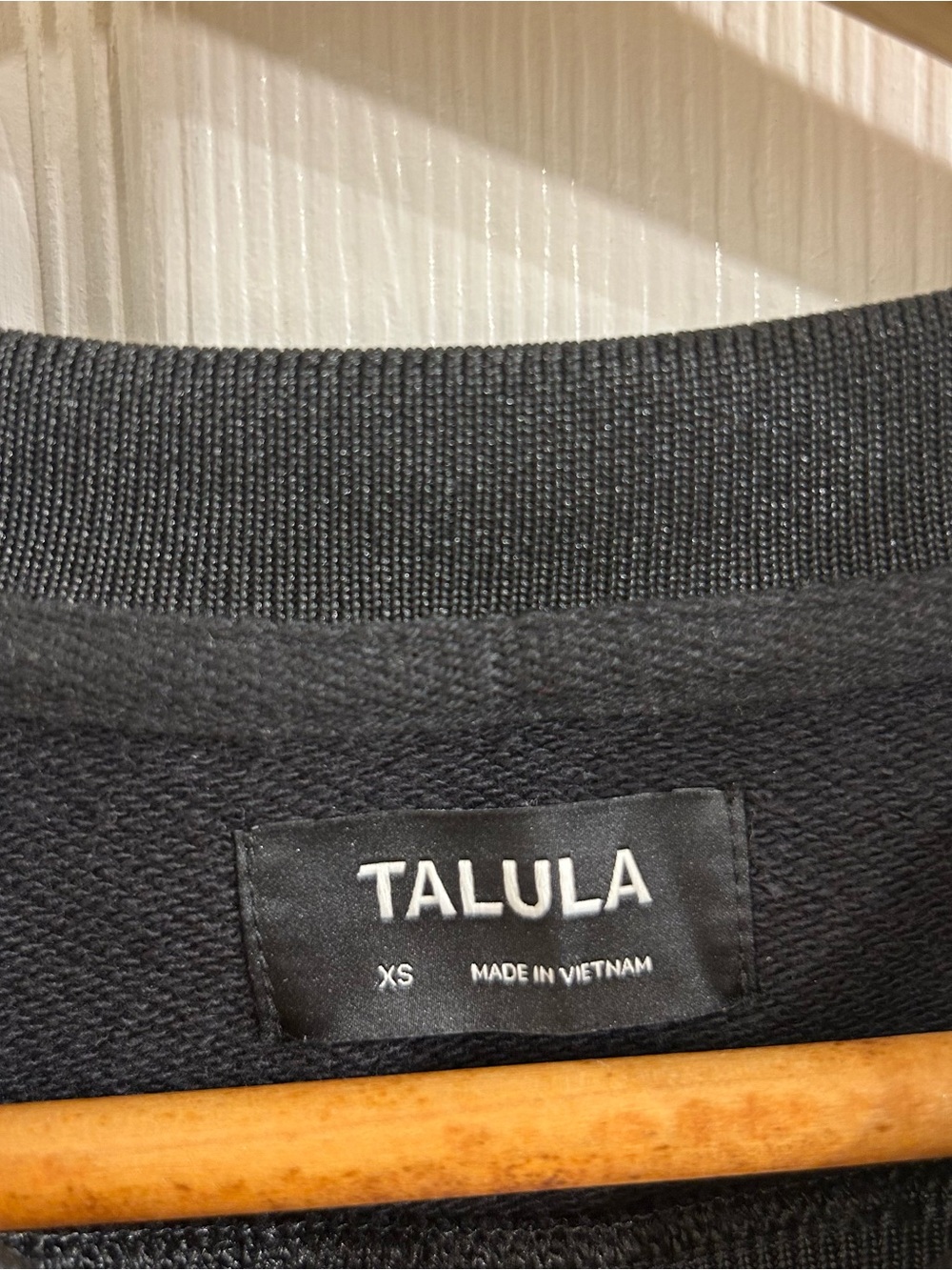 Talula Black Cropped Sweatshirt Top Long Sleeve Crewneck Athleisure XS Women - Picture 3 of 7